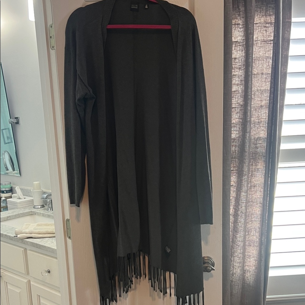 Chic Gray Fringe Cardigan